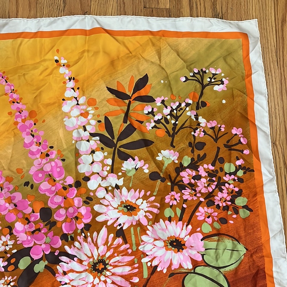 Vintage CHRISTIAN DIOR Vibrant Floral Print Silk Scarf~Made in France~MCM - Picture 3 of 9